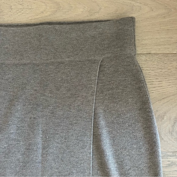 Club Monaco beige knit skirt - Picture 5 of 11